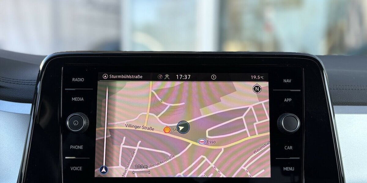 VW T-Roc 1.5 TSI Life CARPLAY/NAVI/SPURHALT/SHZ/DAB 52.096 km 19.800 &euro; Villingen-Schwenningen 78054