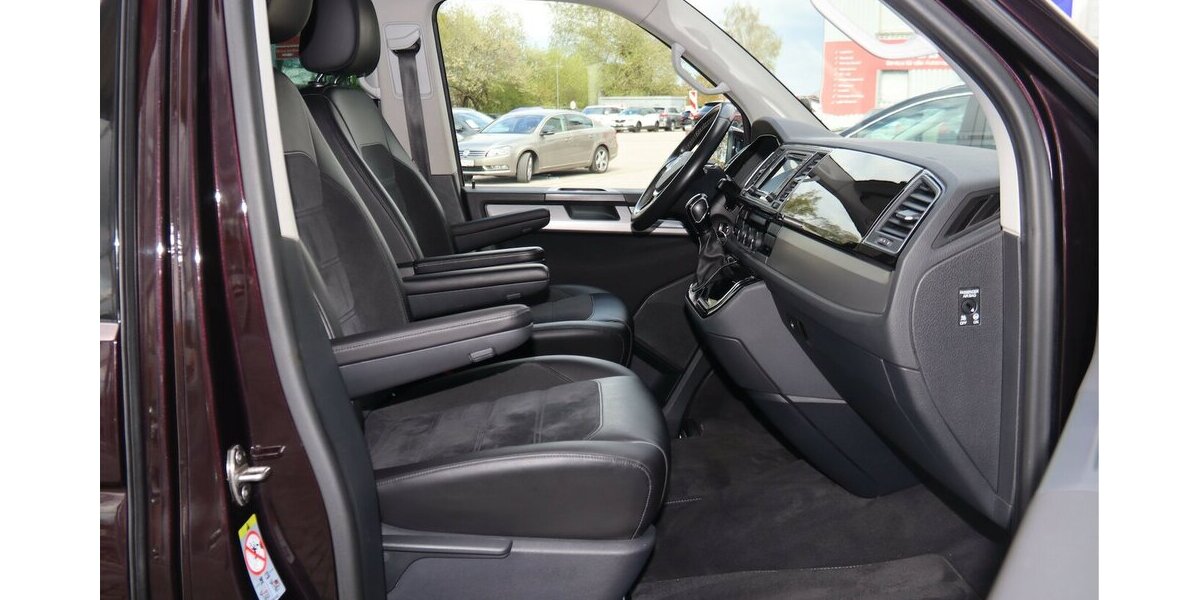 VW T6 Multivan GENERATION SIX 4-MOTION/7 SITZE/NAVI 150.462 km 27.900 &euro; Villingen-Schwenningen 78054