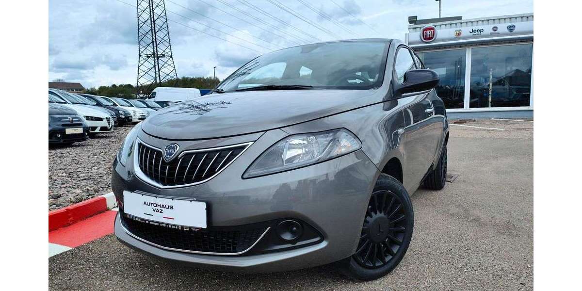 Lancia Ypsilon 21.878 km 16.490 &euro; Villingen-Schwenningen 78052