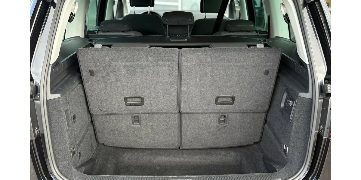 VW Sharan 2.0 TDI Comfortline 7.SITZ/NAVI/SHZ/DSG 107.728 km 21.800 &euro; Villingen-Schwenningen 78054