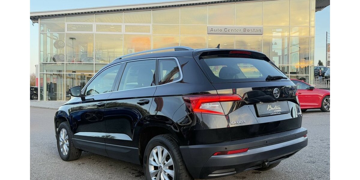 Skoda Karoq 1.5 TSI AMBITION/DSG/KAMERA/NAVI/PDC/DAB 163.970 km 15.900 &euro; Villingen-Schwenningen 78054