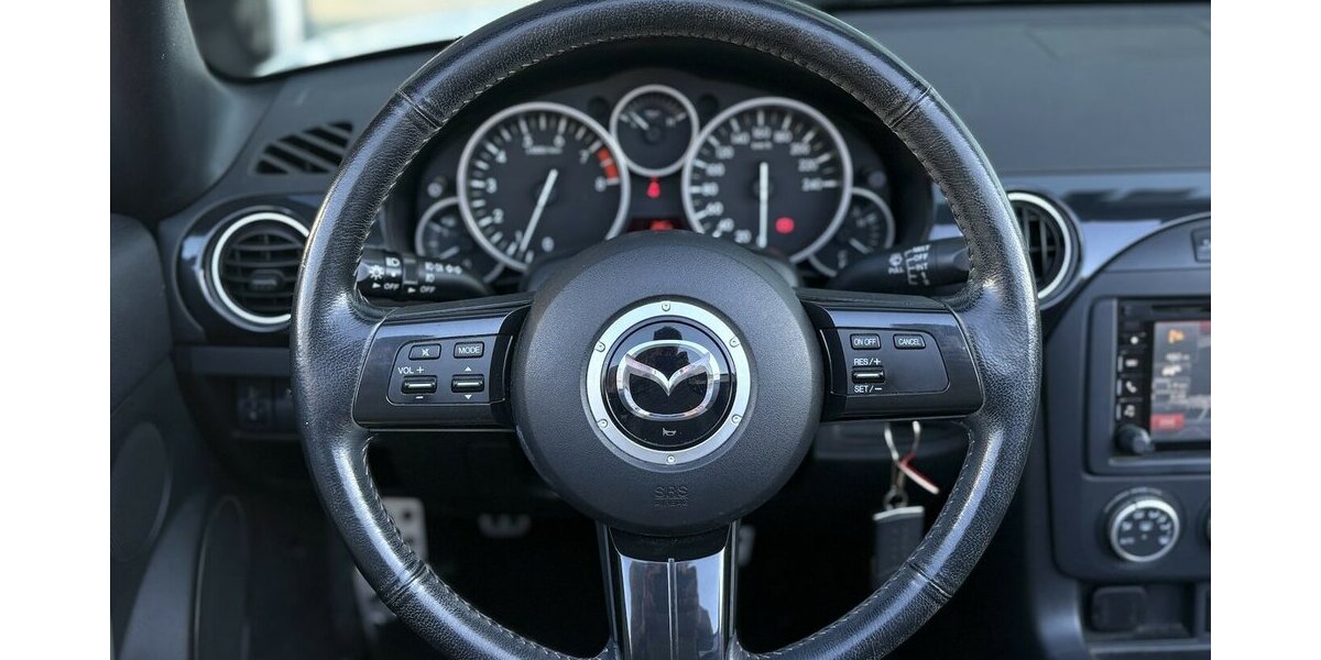 Mazda MX-5 2.0 Sendo Roadster Coupe NAVI/SITZHEIZUNG 88.467 km 15.900 &euro; Villingen-Schwenningen 78054