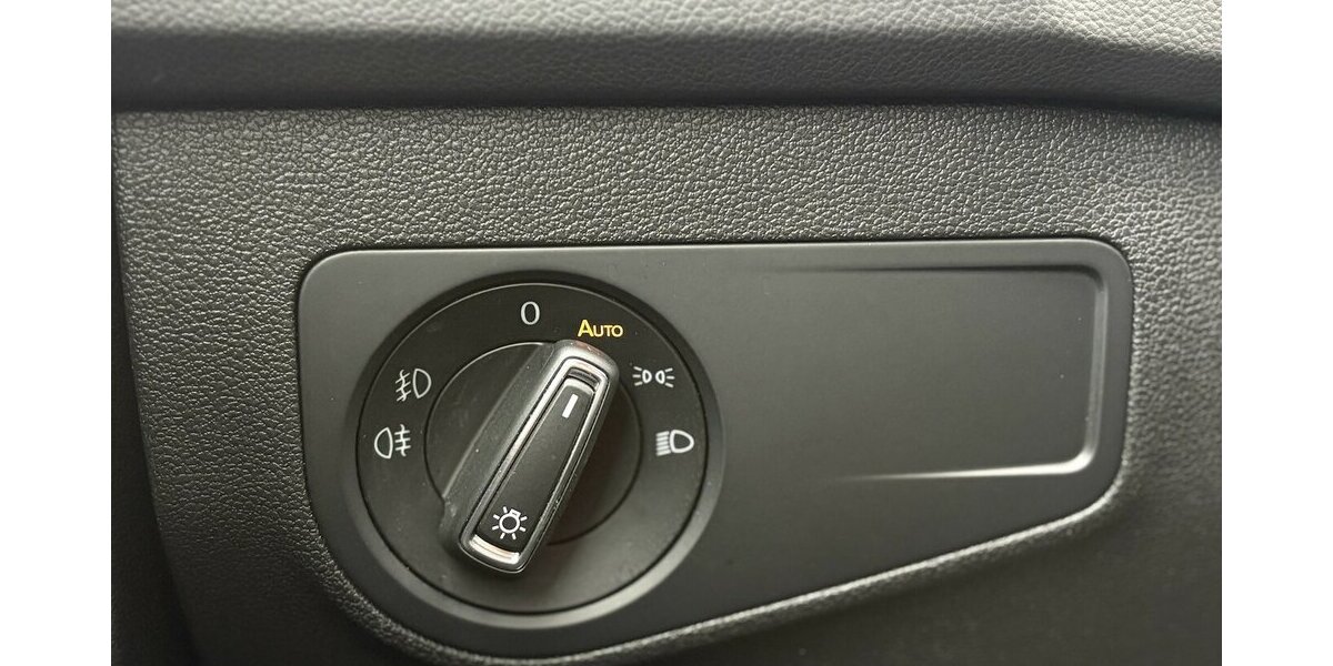 VW Tiguan 2.0 TDI 4Motion DSG/AHK/SHZ/DAB/CARPLAY 126.308 km 19.900 &euro; Villingen-Schwenningen 78054