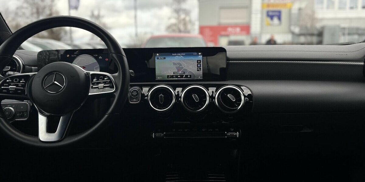 Mercedes-Benz CLA 200 d 4MATIC NAVI/KAMERA/AHK/SHZ/LED/1.HAND 89.949 km 28.900 &euro; Villingen-Schwenningen 78054