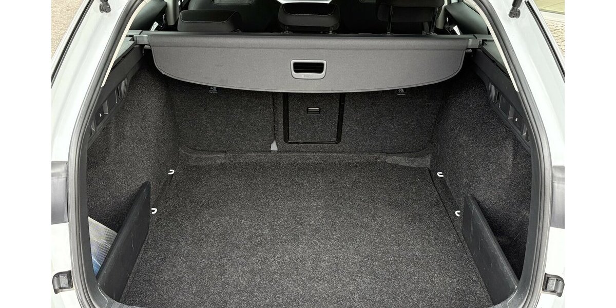 Skoda Octavia 2.0 TDI Combi Style MEMORY/NAVI/CARPLAY 84.033 km 19.900 &euro; Villingen-Schwenningen 78054