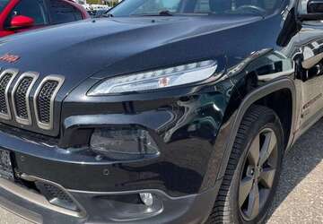 Jeep Cherokee 138.500 km 13.700 &euro; Villingen-Schwenningen 78052