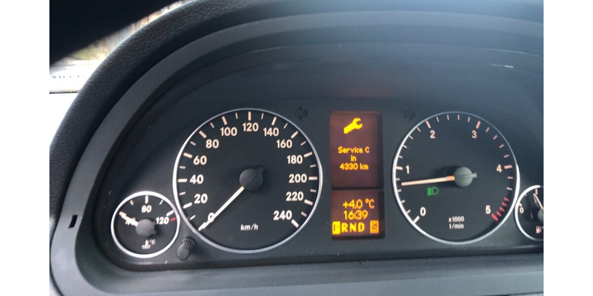 Mercedes-Benz A 180 166.500 km 4.299 &euro; Villingen-Schwenningen 78050