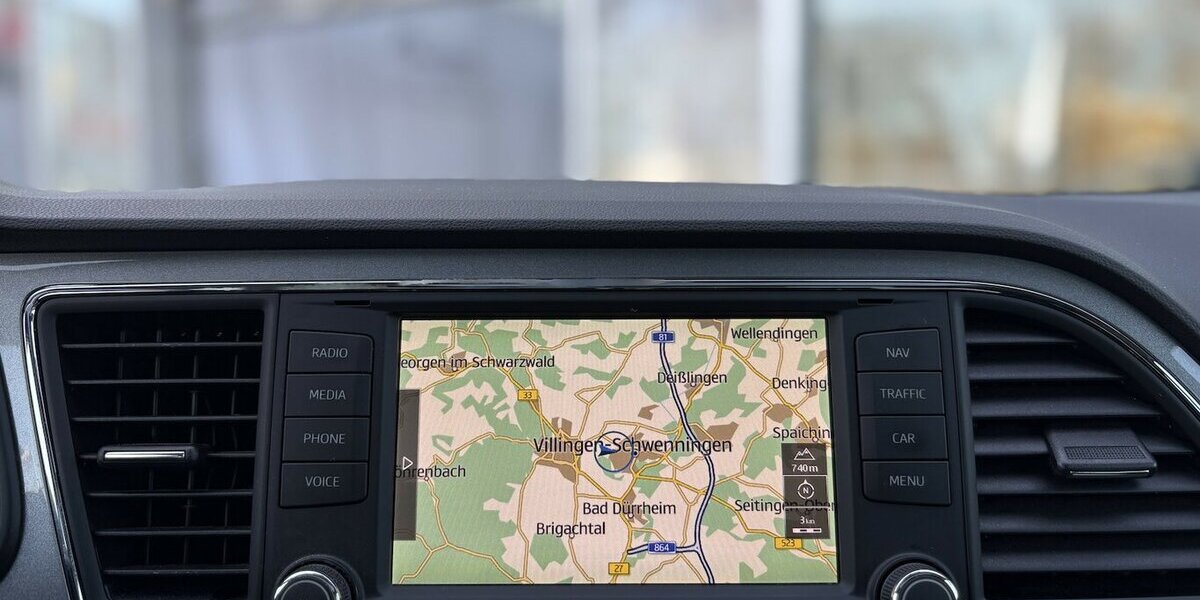 Seat Leon 1.4 TSI FR NAVIGATION/PANORAMA/SHZ/1.HAND 99.990 km 12.900 &euro; Villingen-Schwenningen 78054