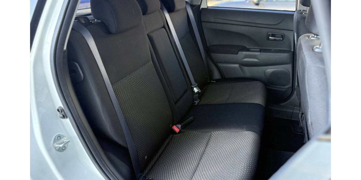 Mitsubishi ASX Basis 2WD PDC/KLIMA/SITZHEIZUNG/USB/1.HAND 46.244 km 8.900 &euro; Villingen-Schwenningen 78054