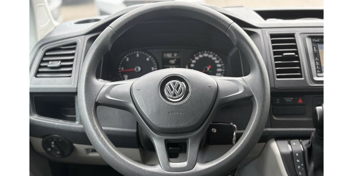 VW T6 Transporter Kasten 9-SITZER/AHK/NAVI/KAMERA 114.224 km 26.800 &euro; Villingen-Schwenningen 78054