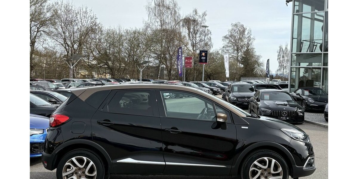 Renault Captur 1.2 TCe Elysee KAMERA/NAVI/SITZHEIZUNG 97.093 km 9.900 &euro; Villingen-Schwenningen 78054