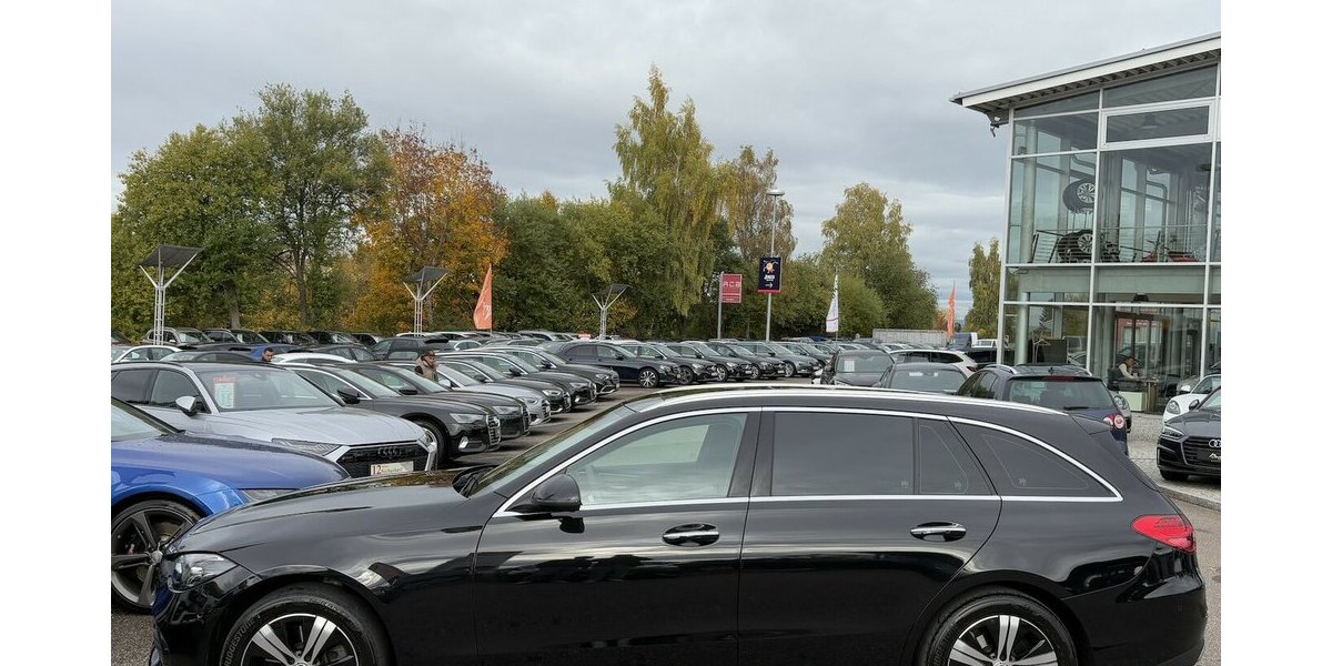 Mercedes-Benz C 300 d/AVANTGARDE/PANORAMA/ACC/KAMERA/DAB/LED 44.969 km 33.900 &euro; Villingen-Schwenningen 78054