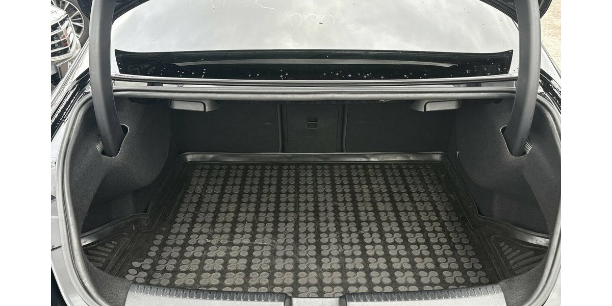 Mercedes-Benz CLA 200 d 4MATIC NAVI/KAMERA/AHK/SHZ/LED/1.HAND 89.949 km 28.900 &euro; Villingen-Schwenningen 78054