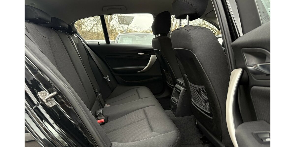 BMW 118d xDrive Advantage PDC/AHK/LED/SHZ/1.HAND 151.790 km 12.900 &euro; Villingen-Schwenningen 78054