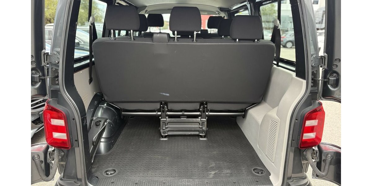 VW T6 Transporter Kasten 9-SITZER/AHK/NAVI/KAMERA 114.224 km 26.800 &euro; Villingen-Schwenningen 78054